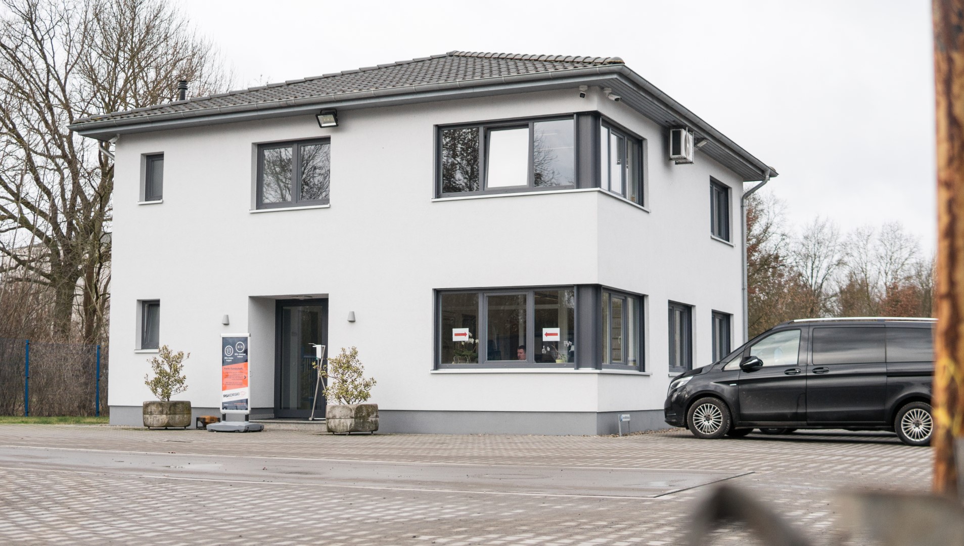 Piskorski Bürogebäude auf unserem Gelände in Lüchow, Wendland.